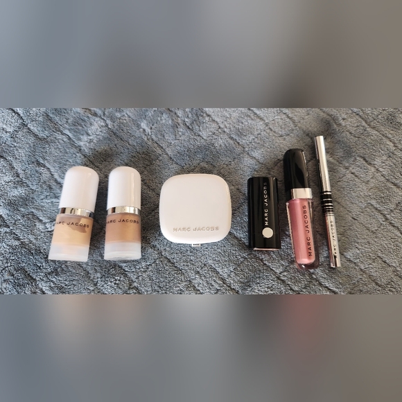 NWOT Marc Jacobs BUNDLE #3. Mini Patent Leather Crossbody & Beauty Items. - Picture 5 of 9